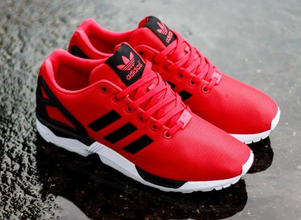 zx flux noir rouge