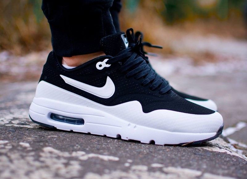 air max 1 noir pas cher