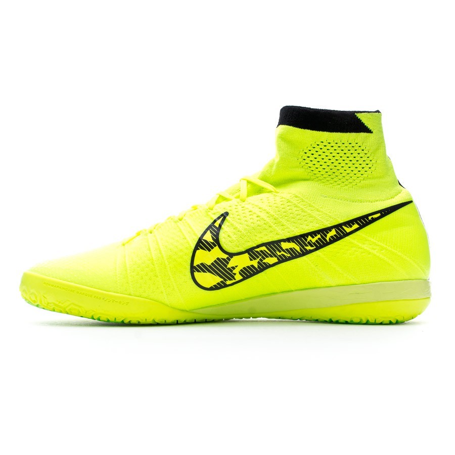chaussures futsal nike mercurial pas cher