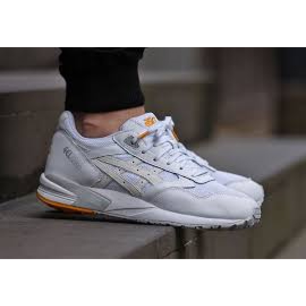 soldes basket asics homme